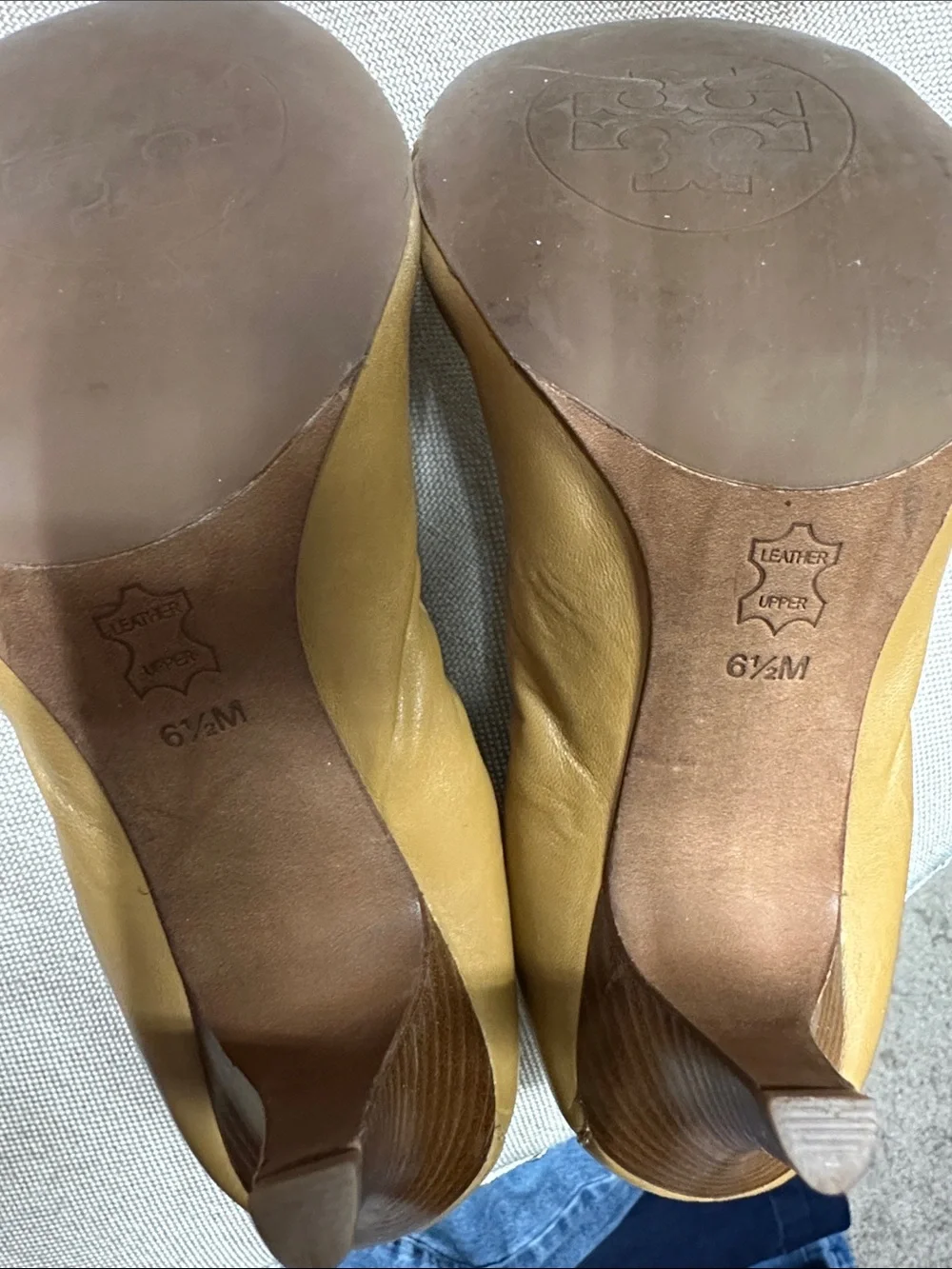 Tory Burch Round-Toe Heels size 6.5